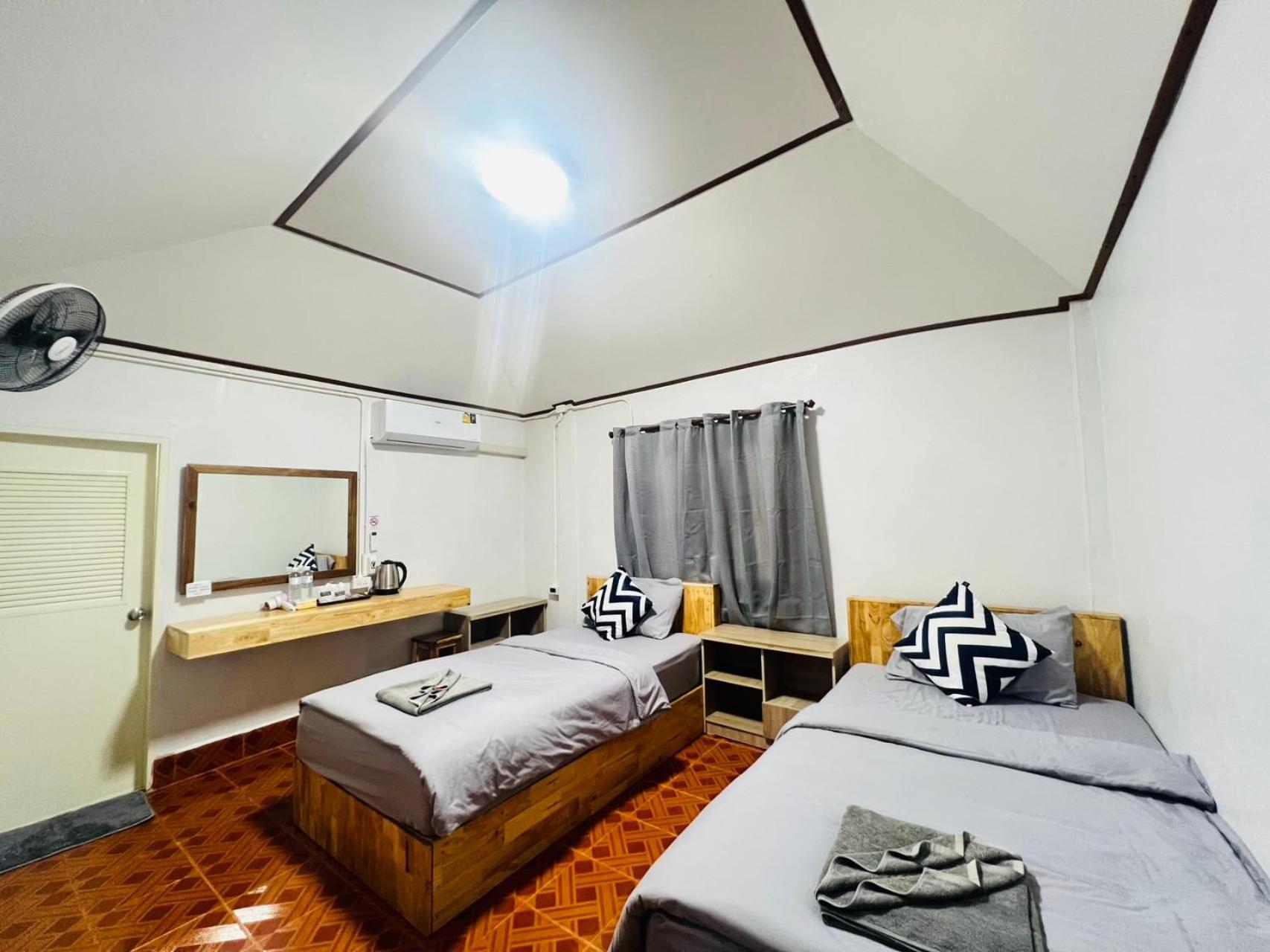 Lungwang Guest House Ban Rak Thai Экстерьер фото