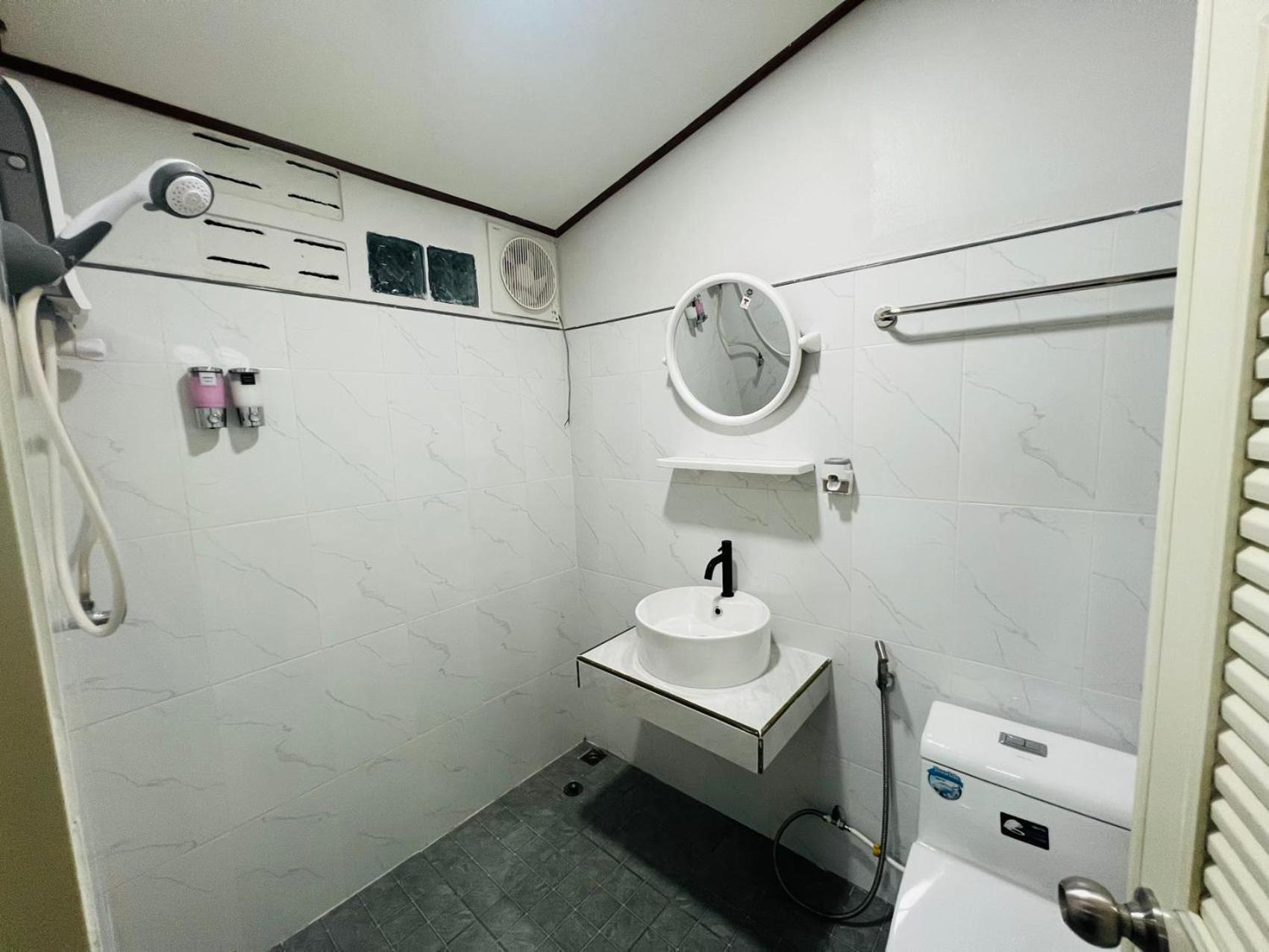 Lungwang Guest House Ban Rak Thai Экстерьер фото